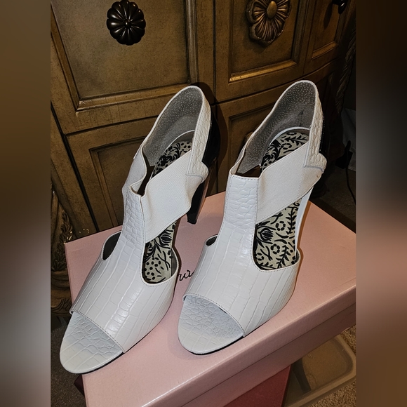 Bandage wrap black and white heels - Picture 5 of 5